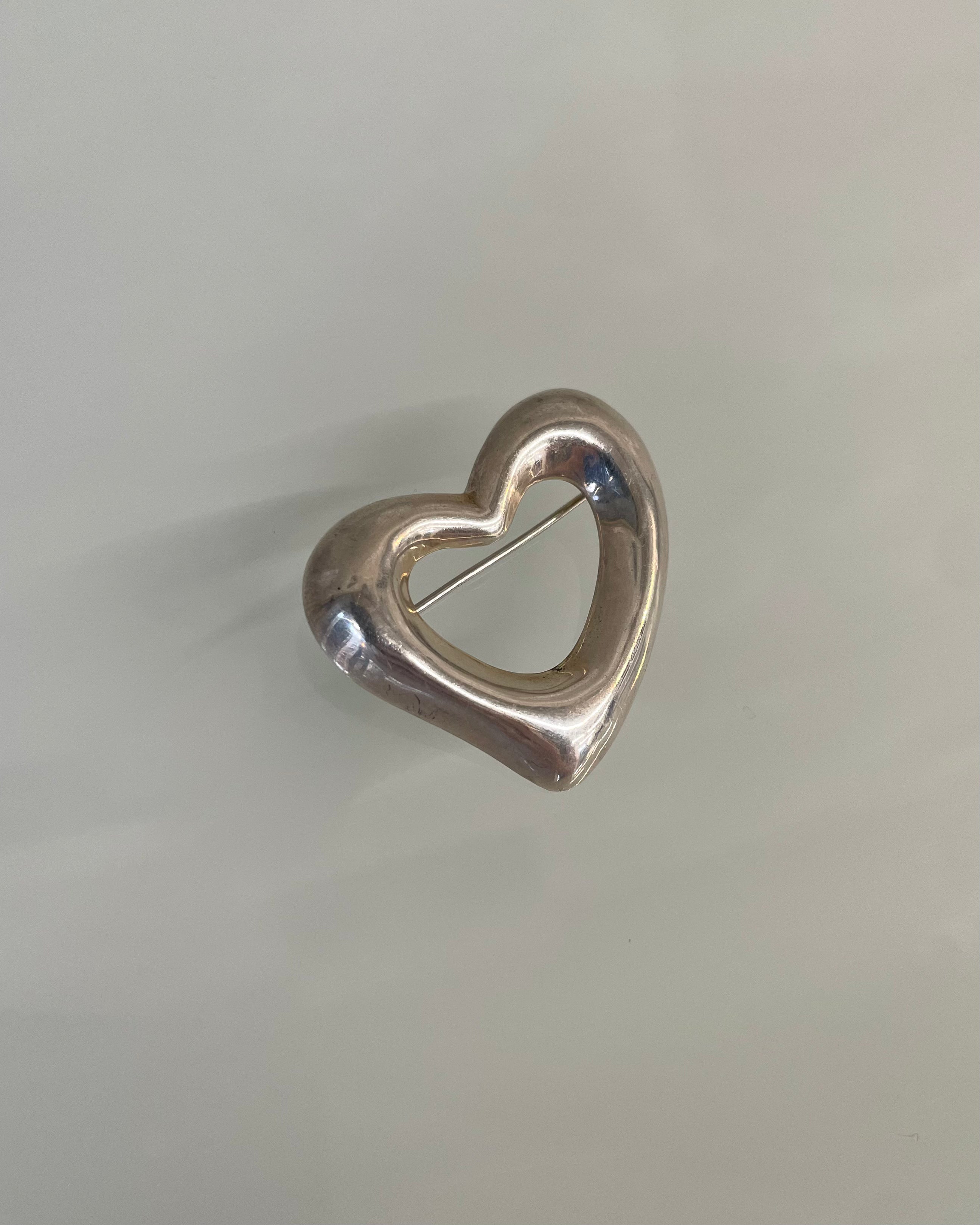 VINTAGE PIN BADGE HEART SMALL