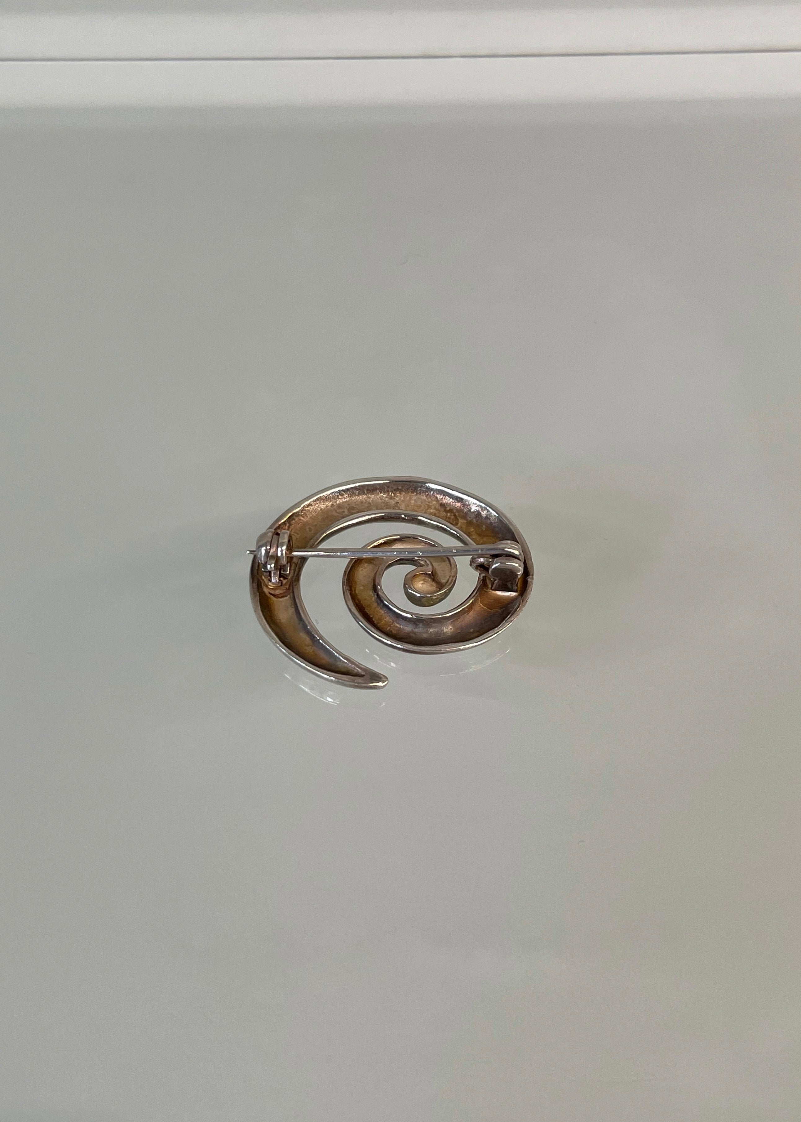 UK VINTAGE PIN BADGE