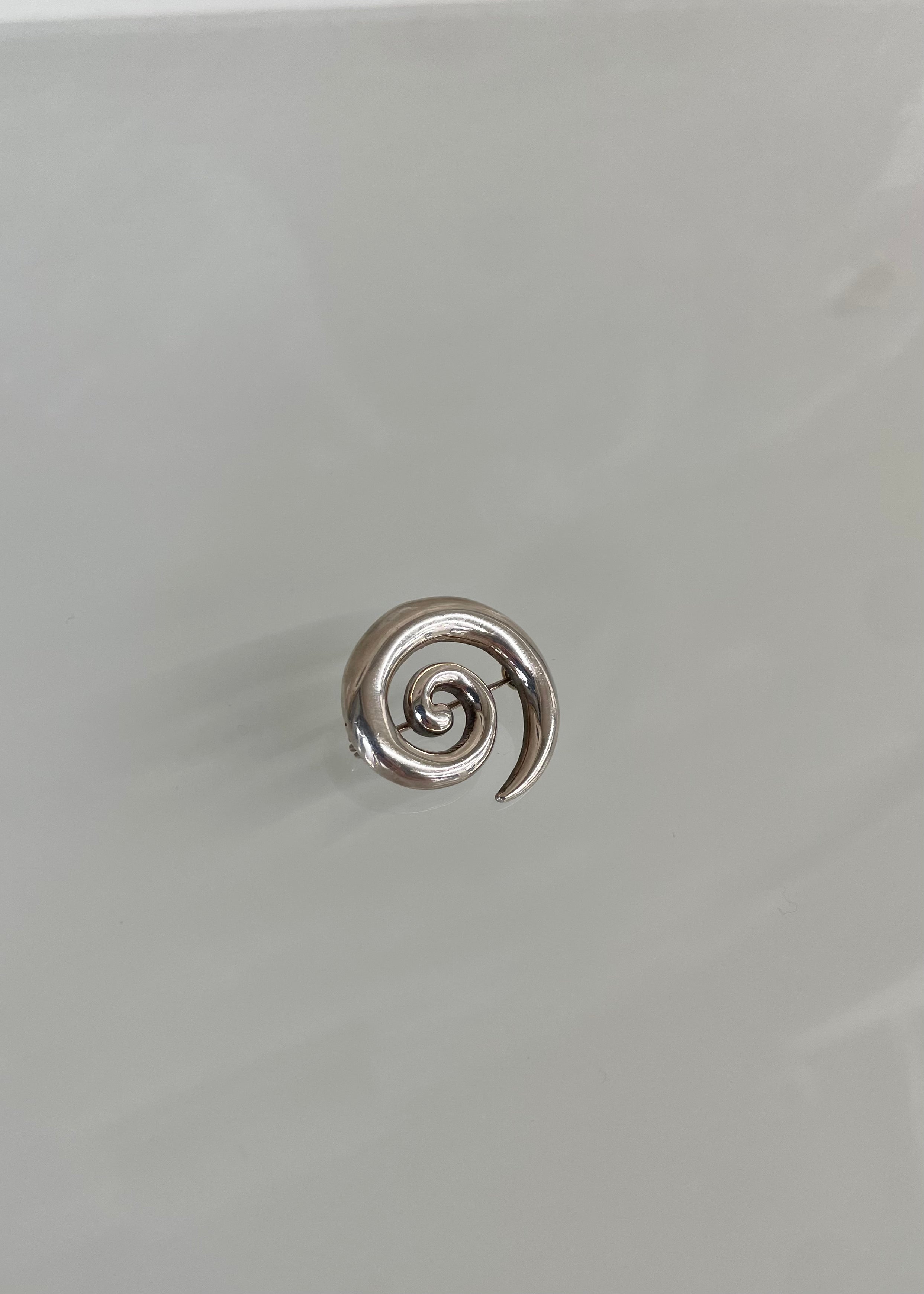 UK VINTAGE PIN BADGE