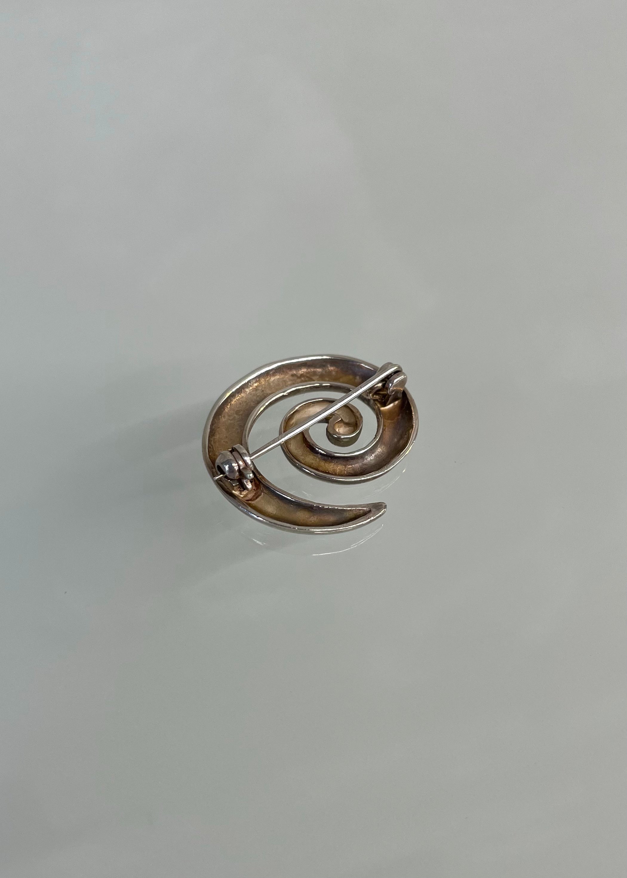 UK VINTAGE PIN BADGE