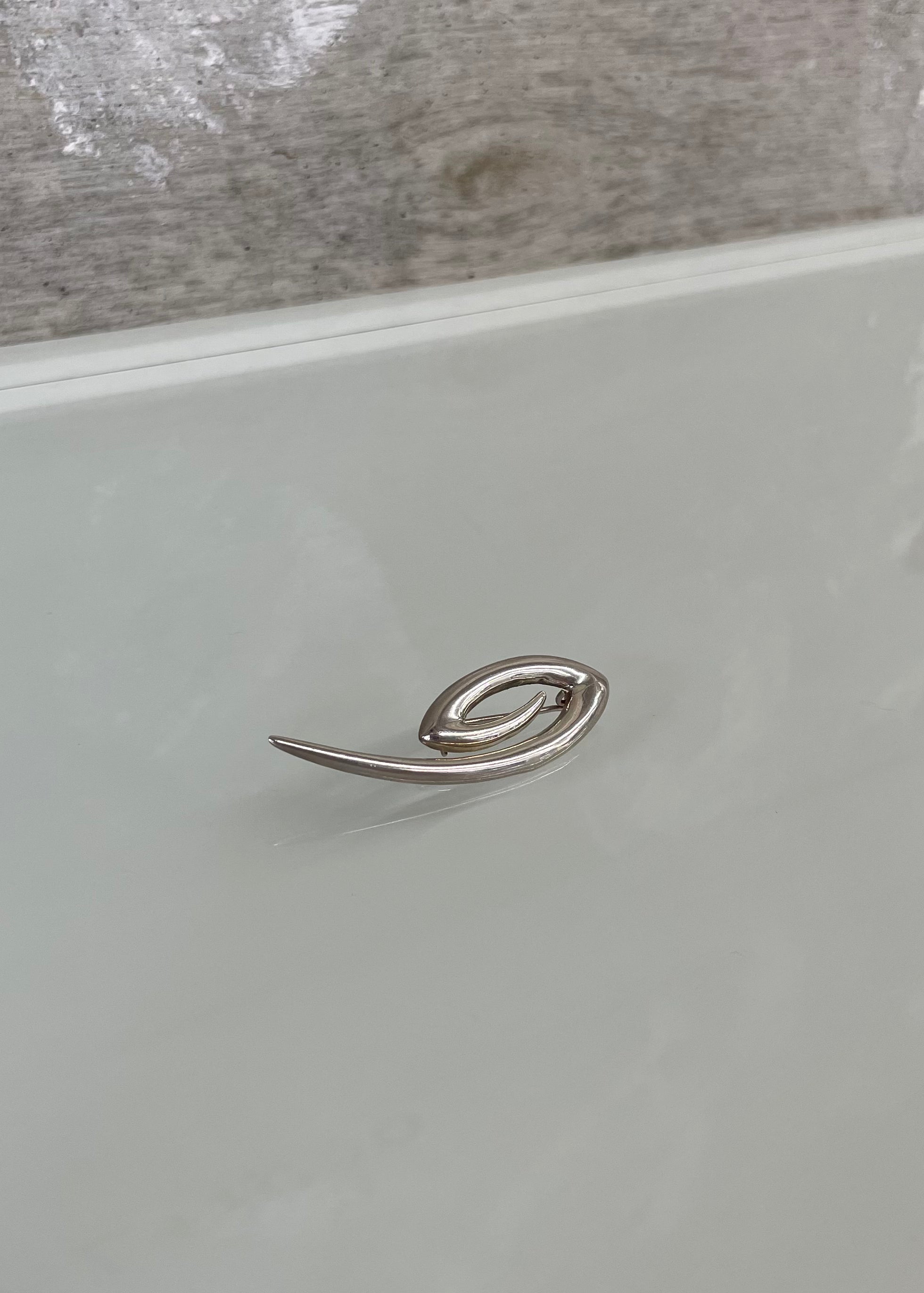 UK VINTAGE PIN BADGE
