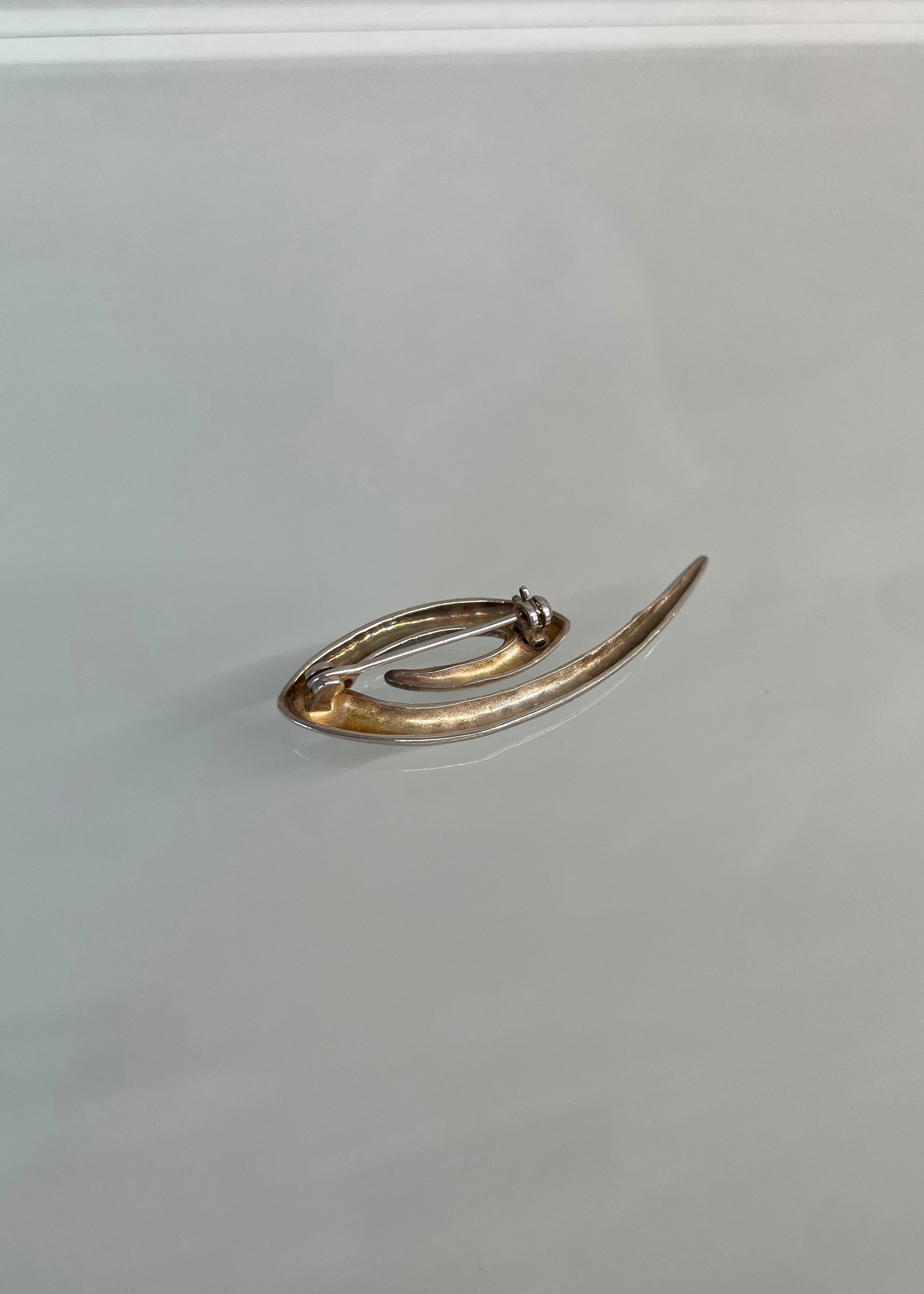 UK VINTAGE PIN BADGE