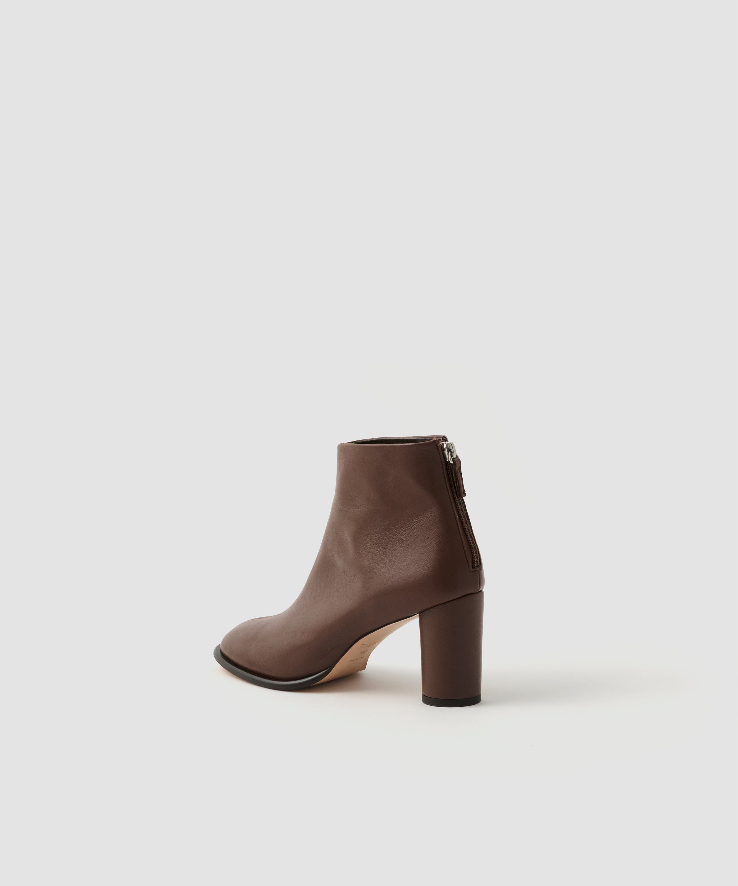 ROUND TOE SHORT BOOTS