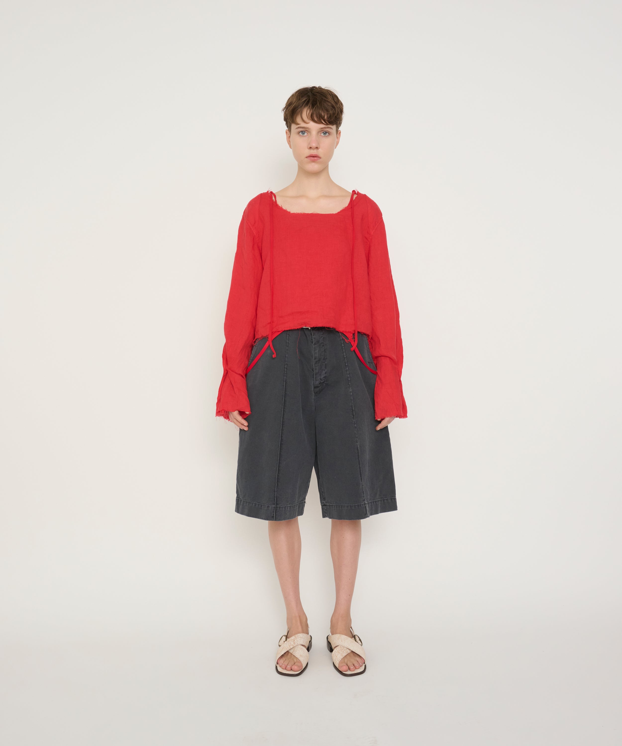 GARMENT DYE LINEN SQUARE NECK BLOUSE