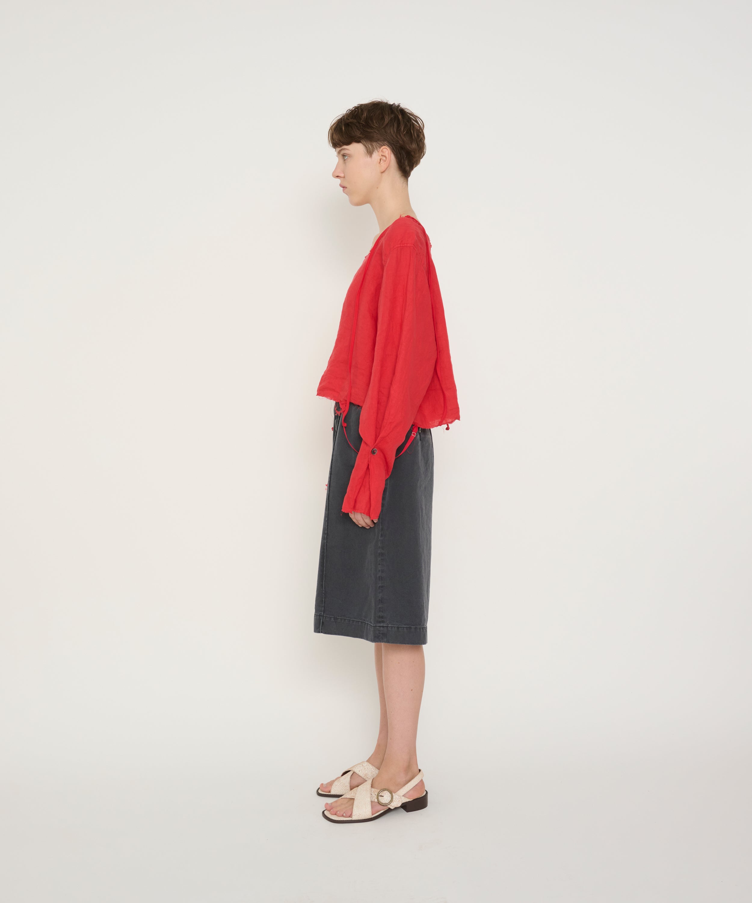 GARMENT DYE LINEN SQUARE NECK BLOUSE