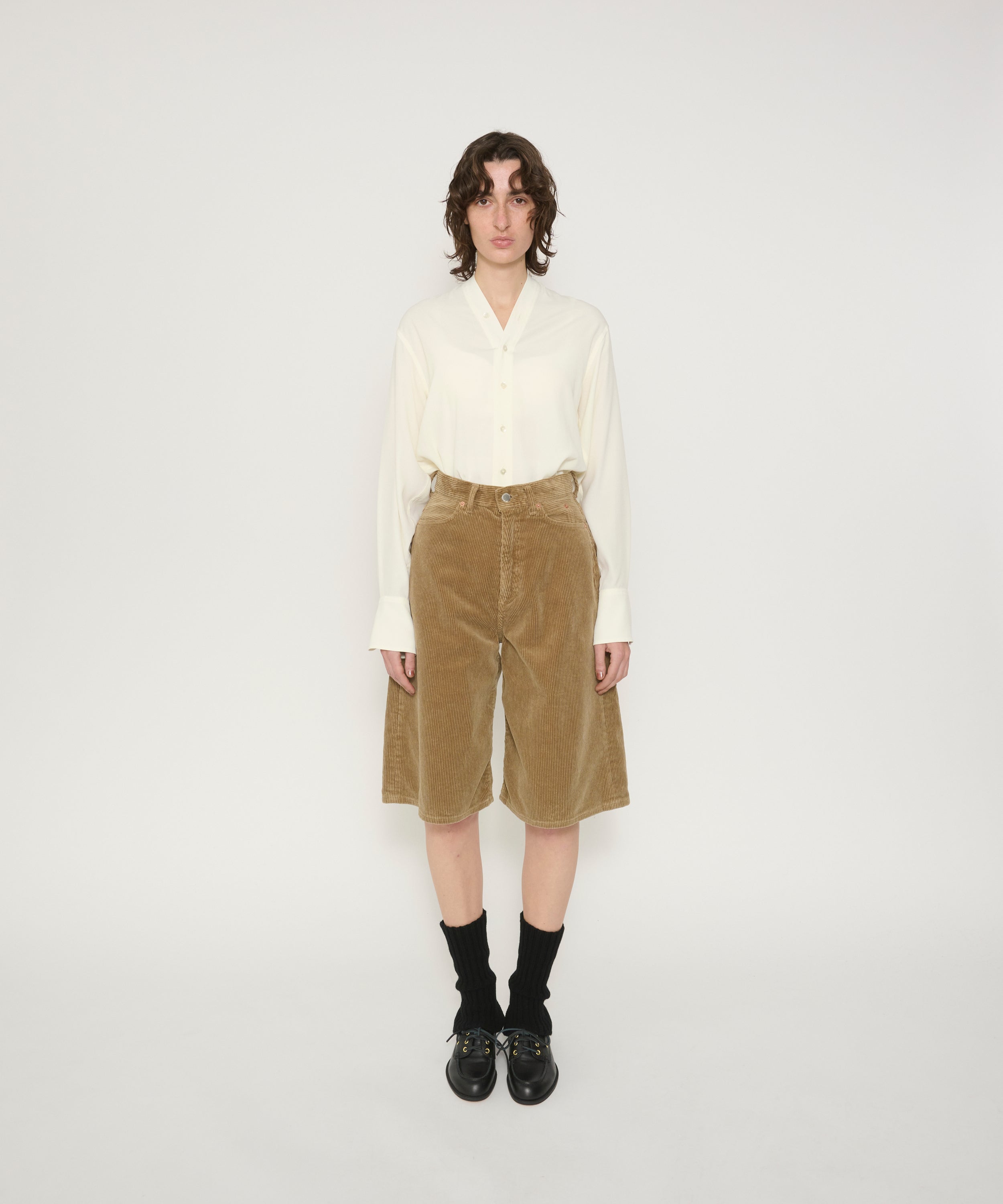 8W CORDUROY 5 POCKET 15 INCH SHORT PANTS