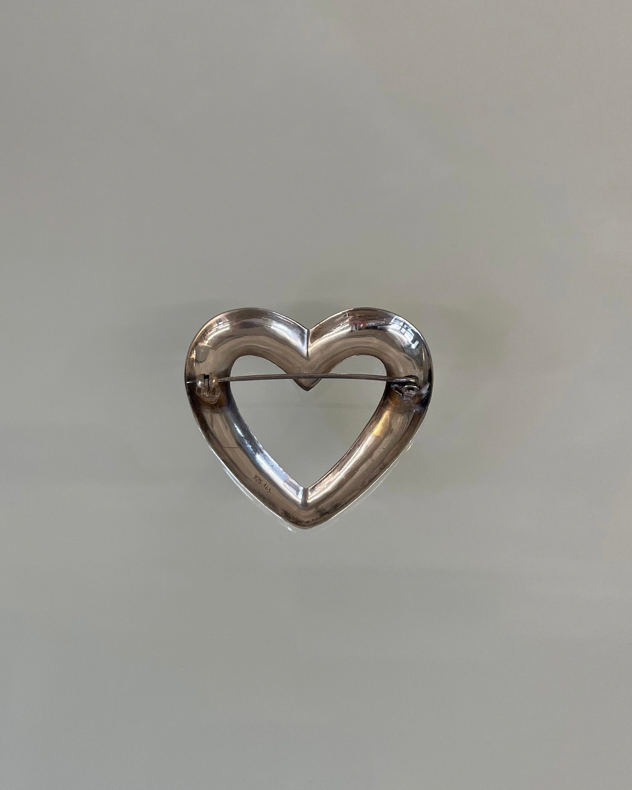 VINTAGE PIN BADGE HEART MEDIUM