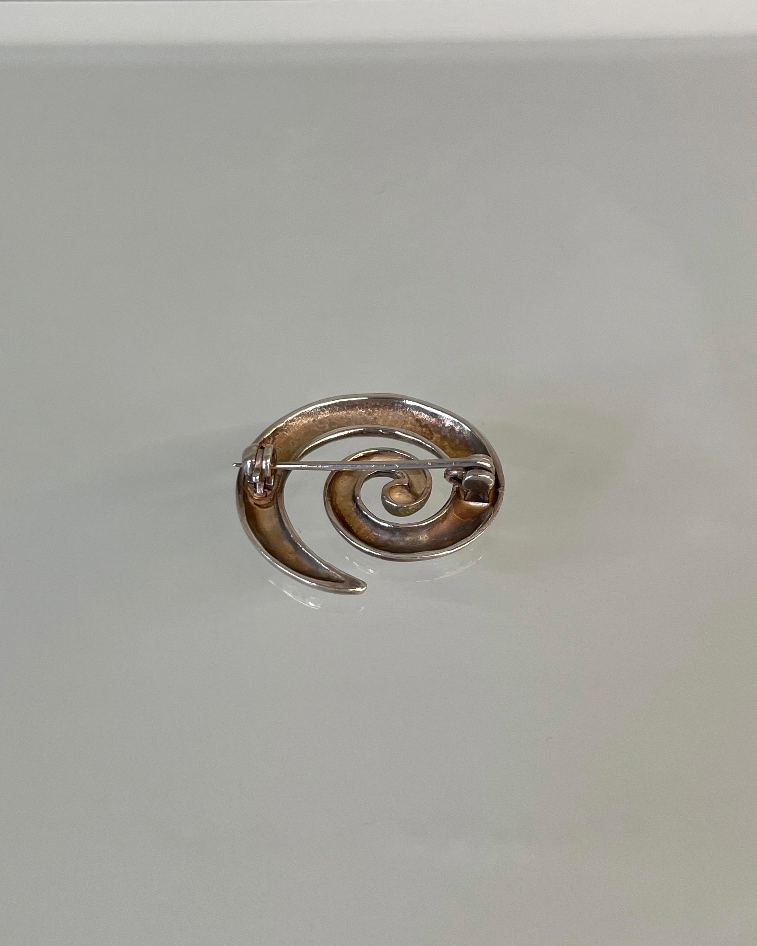 UK VINTAGE PIN BADGE