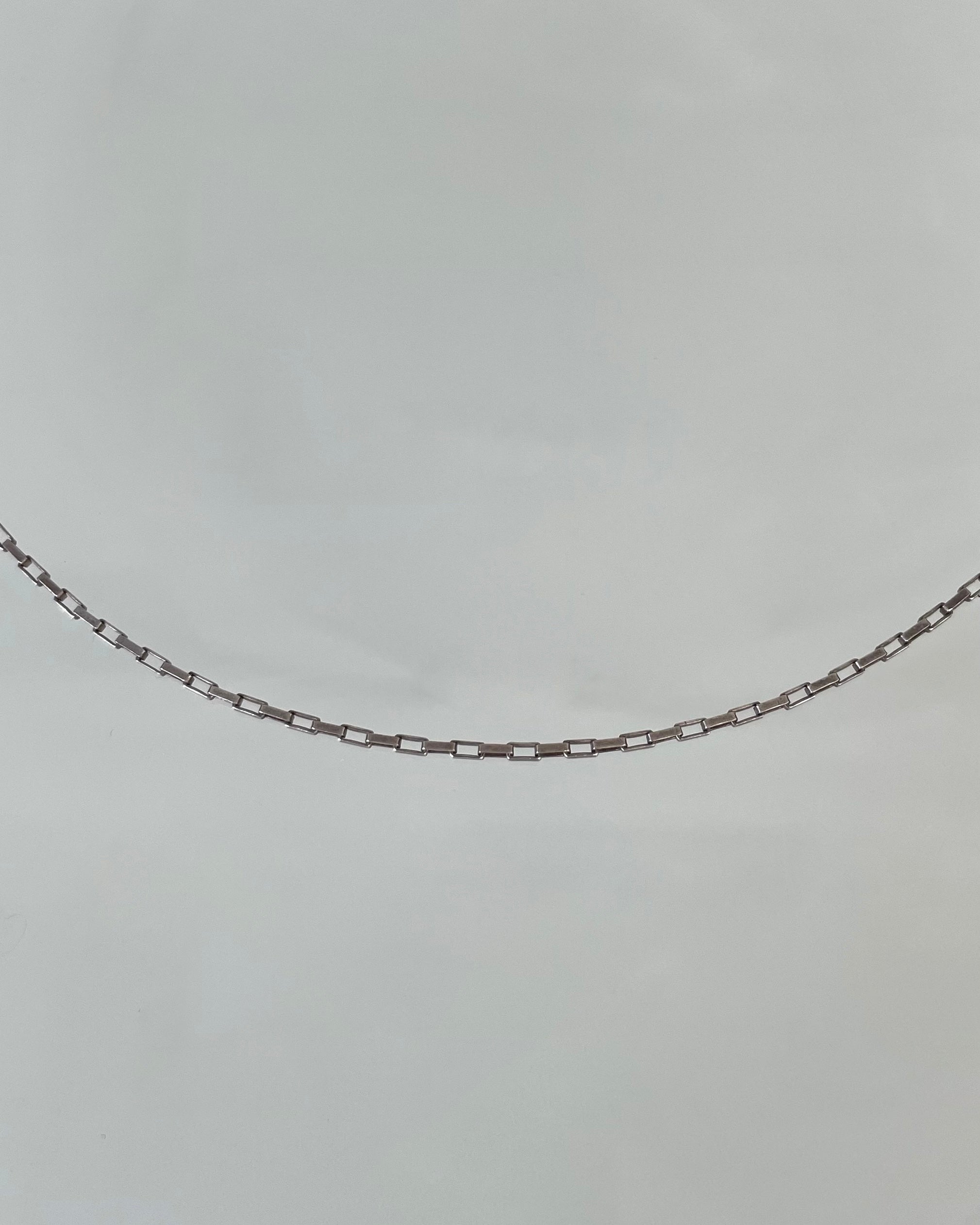 UK VINTAGE NECKLACE